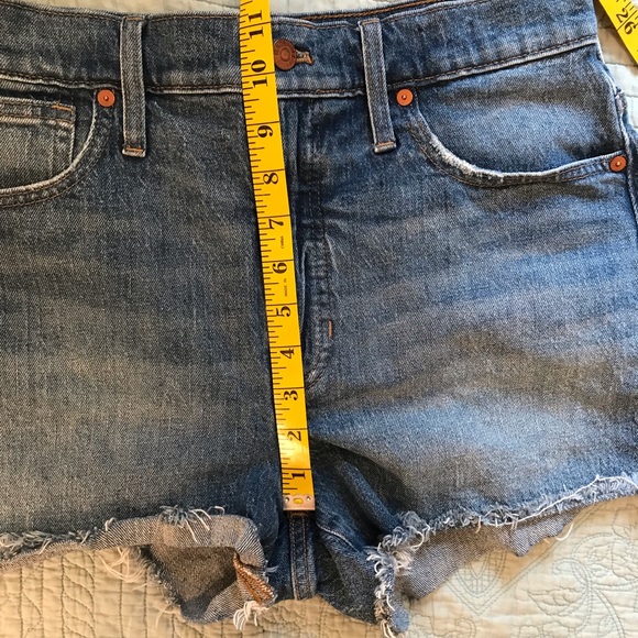 Madewell high rise cut off jean shorts - Picture 9 of 11